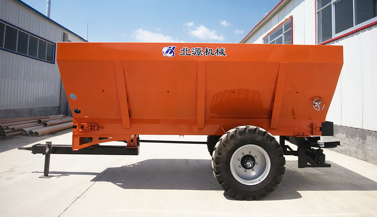 撒粪车