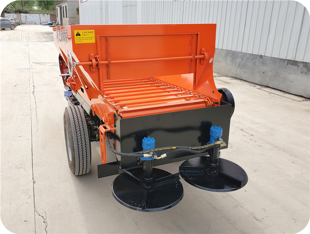 小型三轮车撒粪机