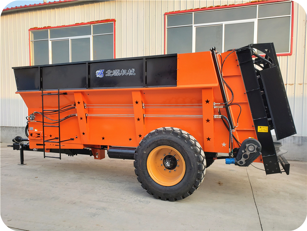 大型拖拉机扬粪车