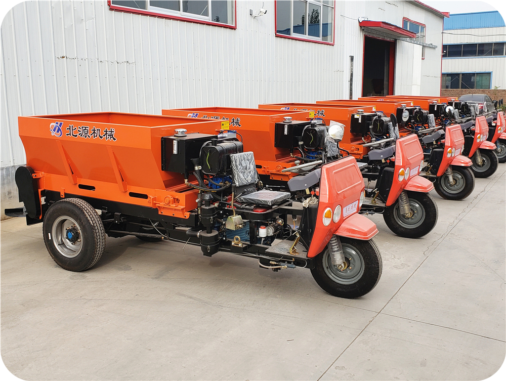 三轮农用车撒粪机