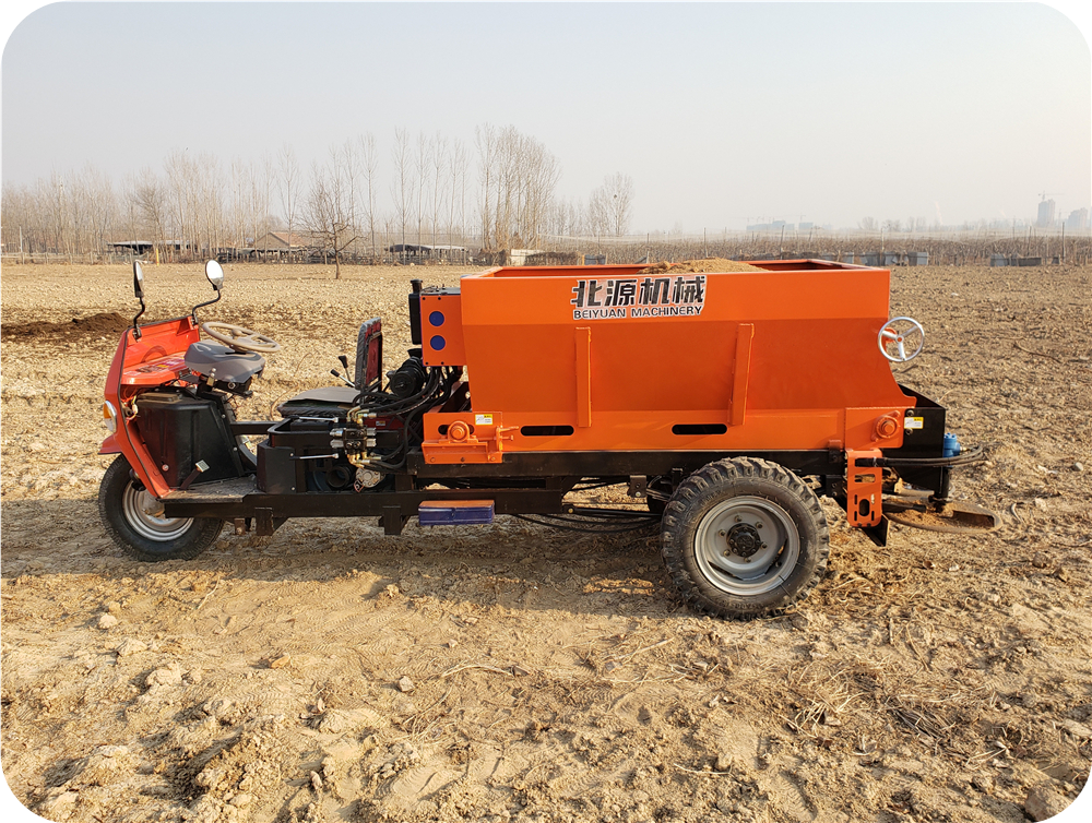 三轮车改装撒粪机