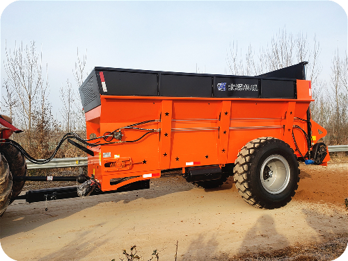 农场大型抛粪车