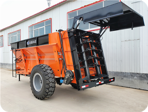 拖拉机牵引式大型固态有机肥撒肥车