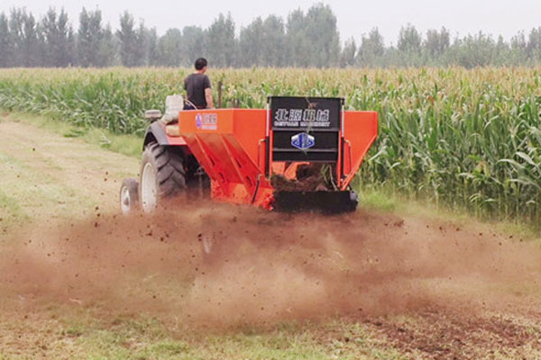 如何选择适合自己农田的撒粪机？